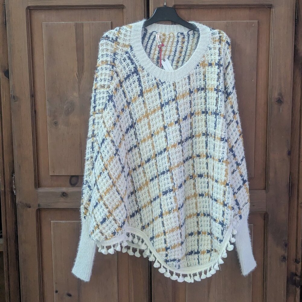 Anthropologie Raga plaid fringed sweater Dulce Pommed Knit Poncho size Small
